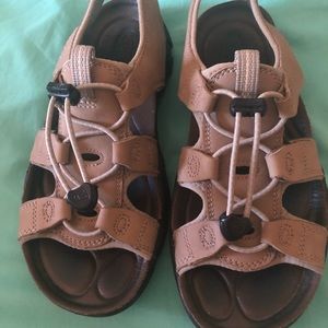Women’s keen sandals size 7